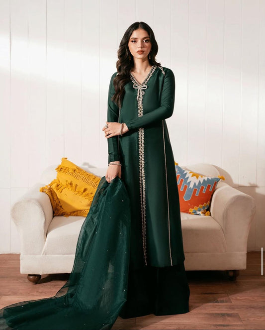 Deep Emerald Green Straight-Cut Set