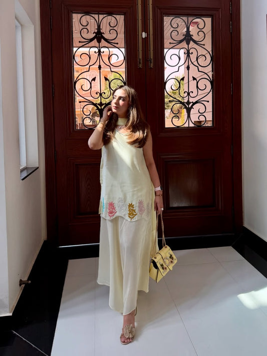 Sunshine Breeze – Pastel Yellow Summer Set