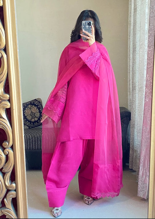 Fuchsia Bloom – 3-Piece Traditional Suit